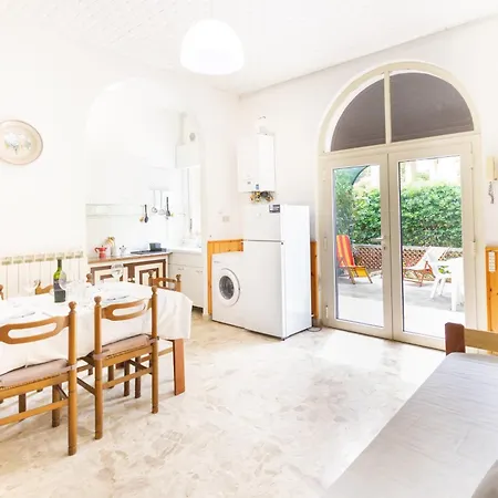 A Schiera Nella Pineta Di