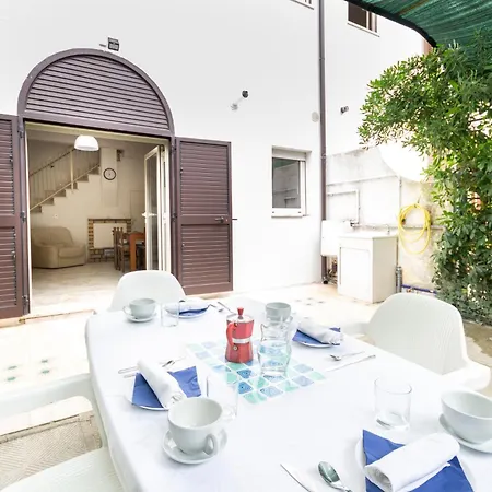 A Schiera Nella Pineta Di