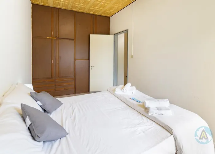 A Schiera Nella Pineta Di *